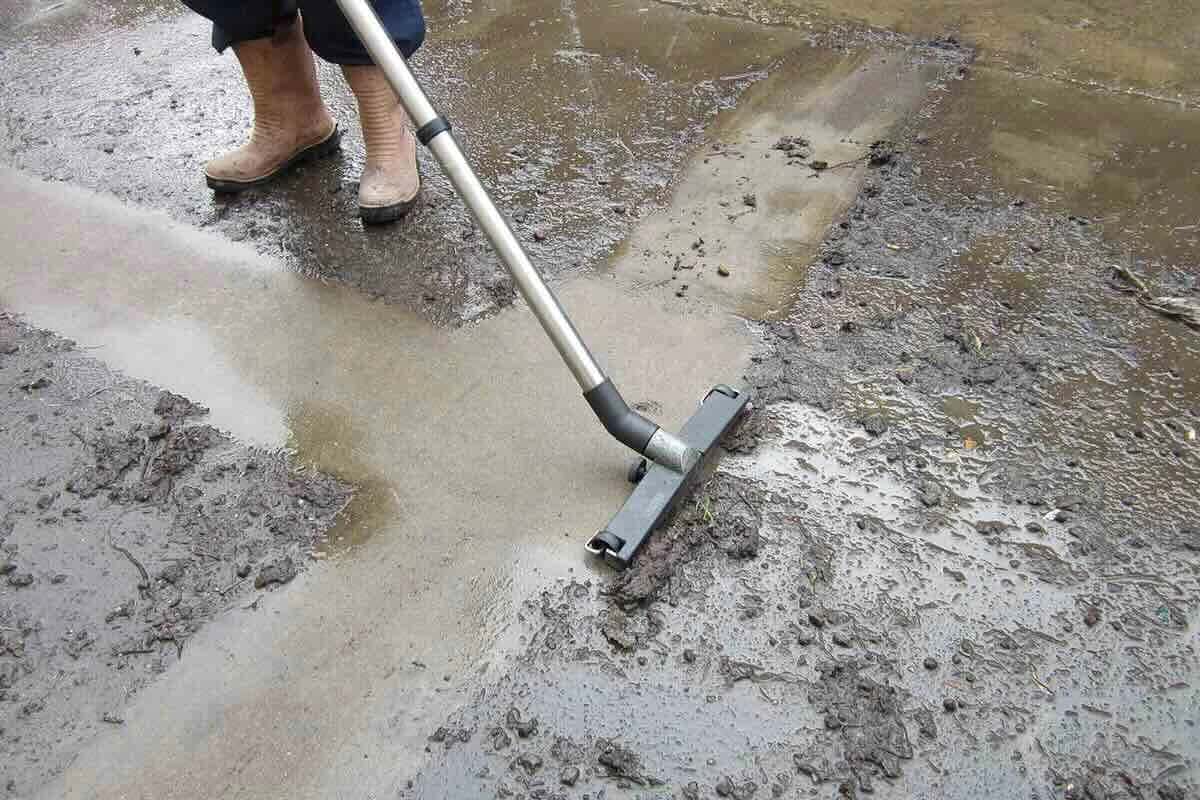 Big Brute wet and dry industrial vacuum cleaner